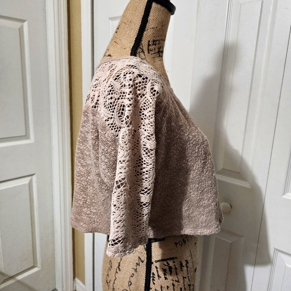 dELiA*s Tan Lace Cropped Top Size L - Picture 6 of 11
